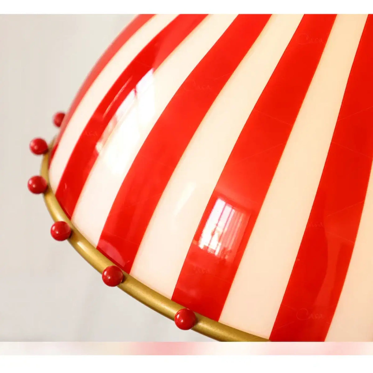 Suspension vintage rouge à motif rayé