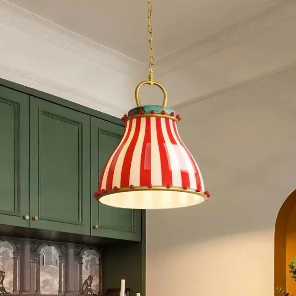Suspension vintage rouge à motif rayé