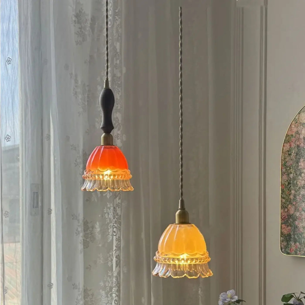 Suspension rétro chic en verre, allure vintage