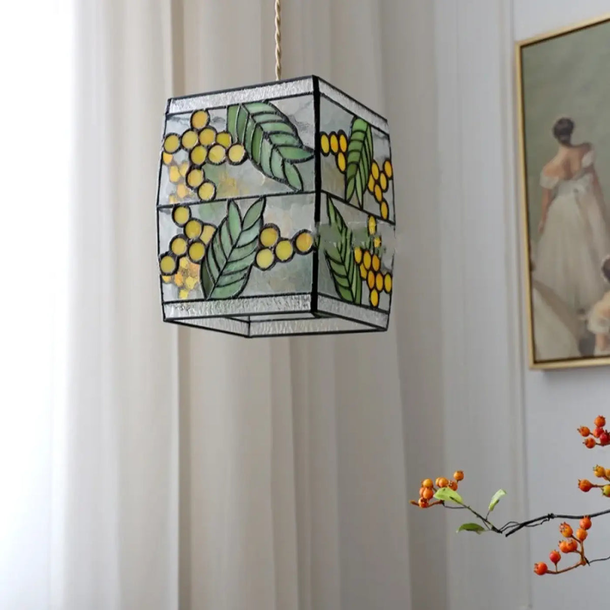 Suspension vitrail art déco à motifs inspirés de la nature