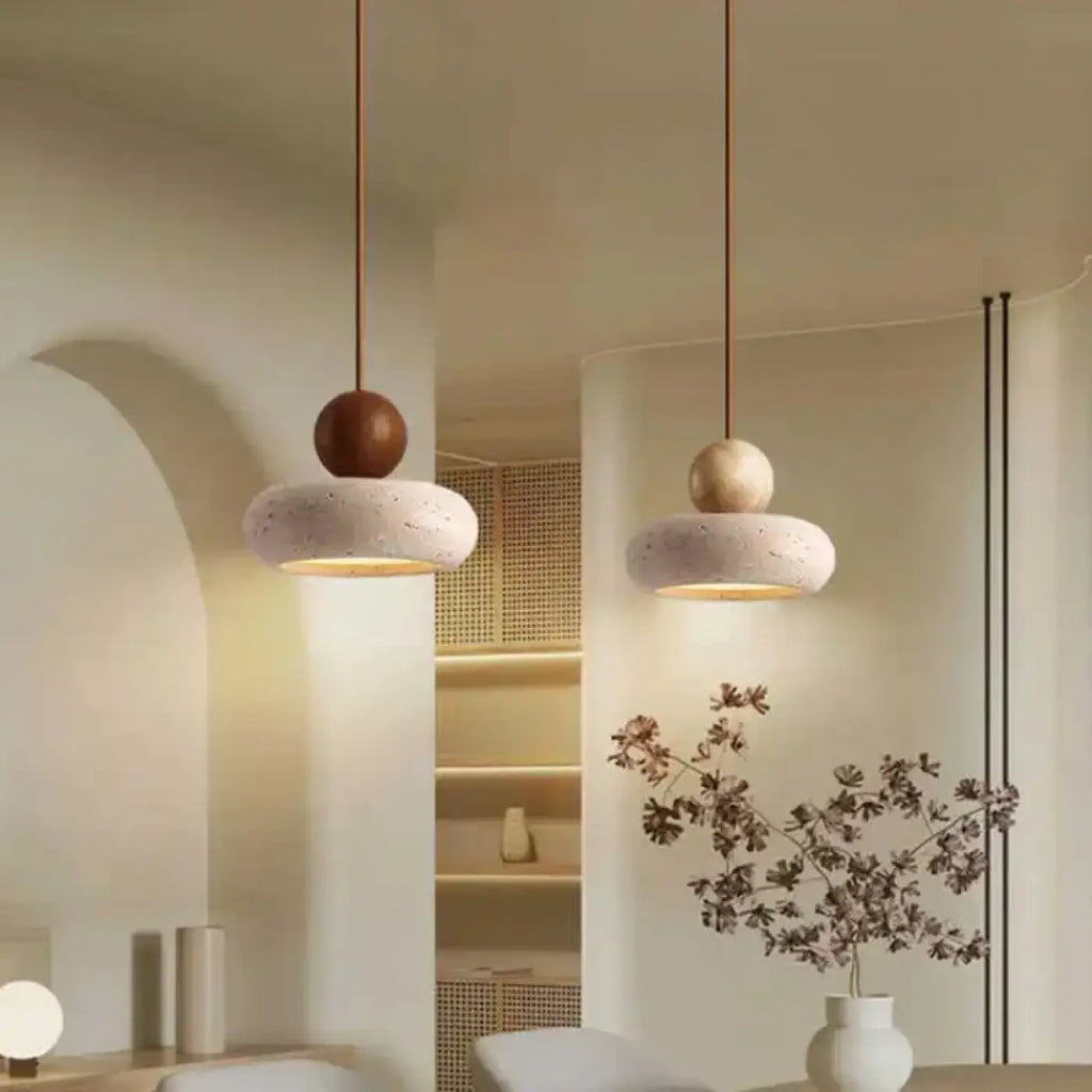 Suspension en forme de donut, béton et bois, beige ou marron