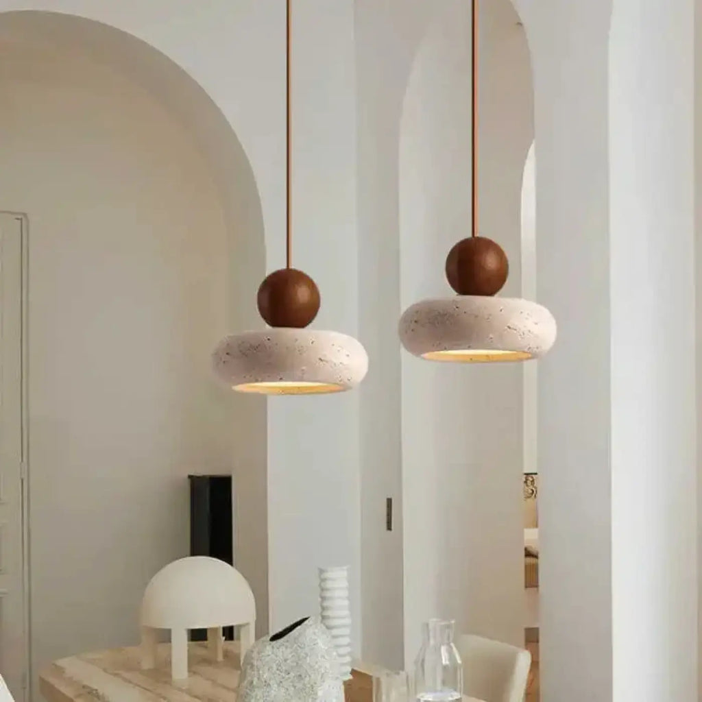 Suspension en forme de donut, béton et bois, beige ou marron