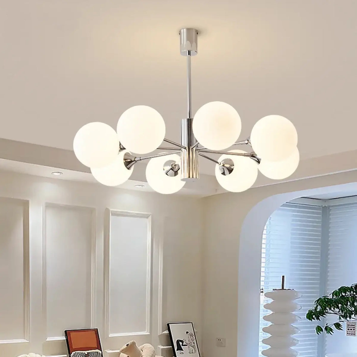 Suspension chromée à globes en verre opalin, 3, 5 ou 8 lampes