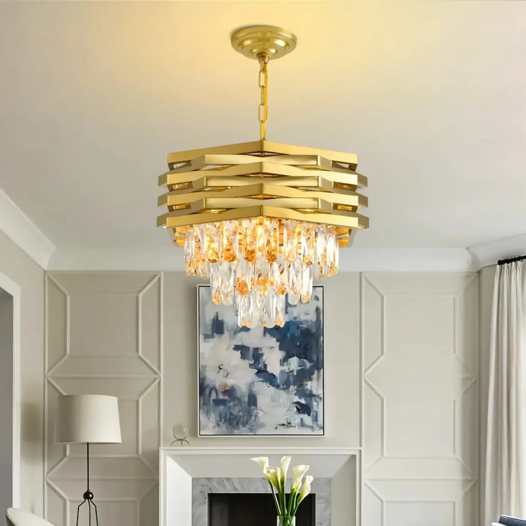 Suspension moderne dorée ornée de cristaux