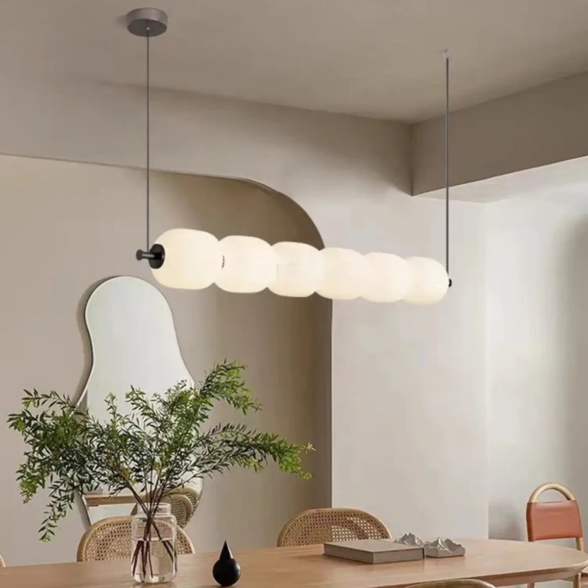 Suspension à globes en plastique opalin, style minimaliste