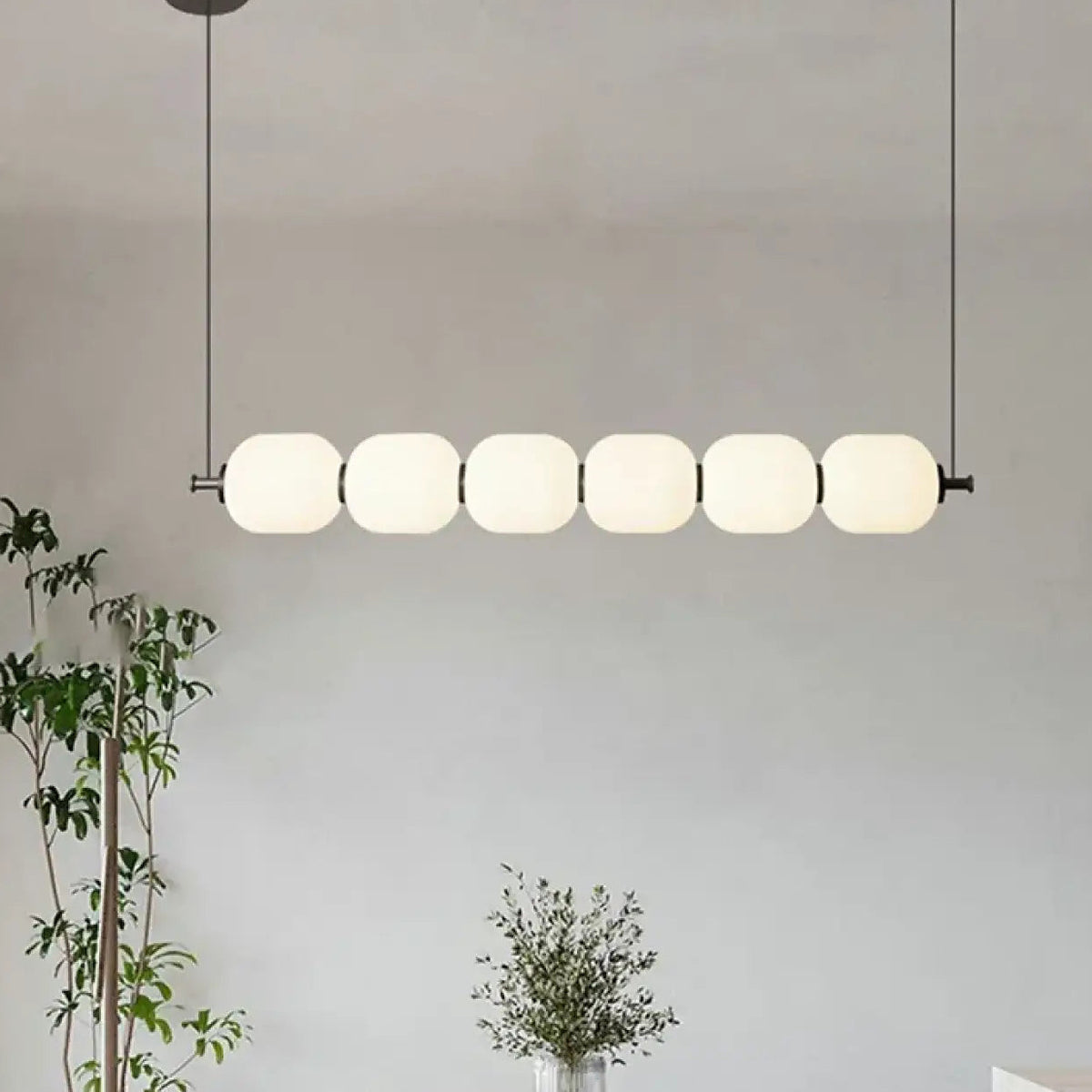 Suspension à globes en plastique opalin, style minimaliste