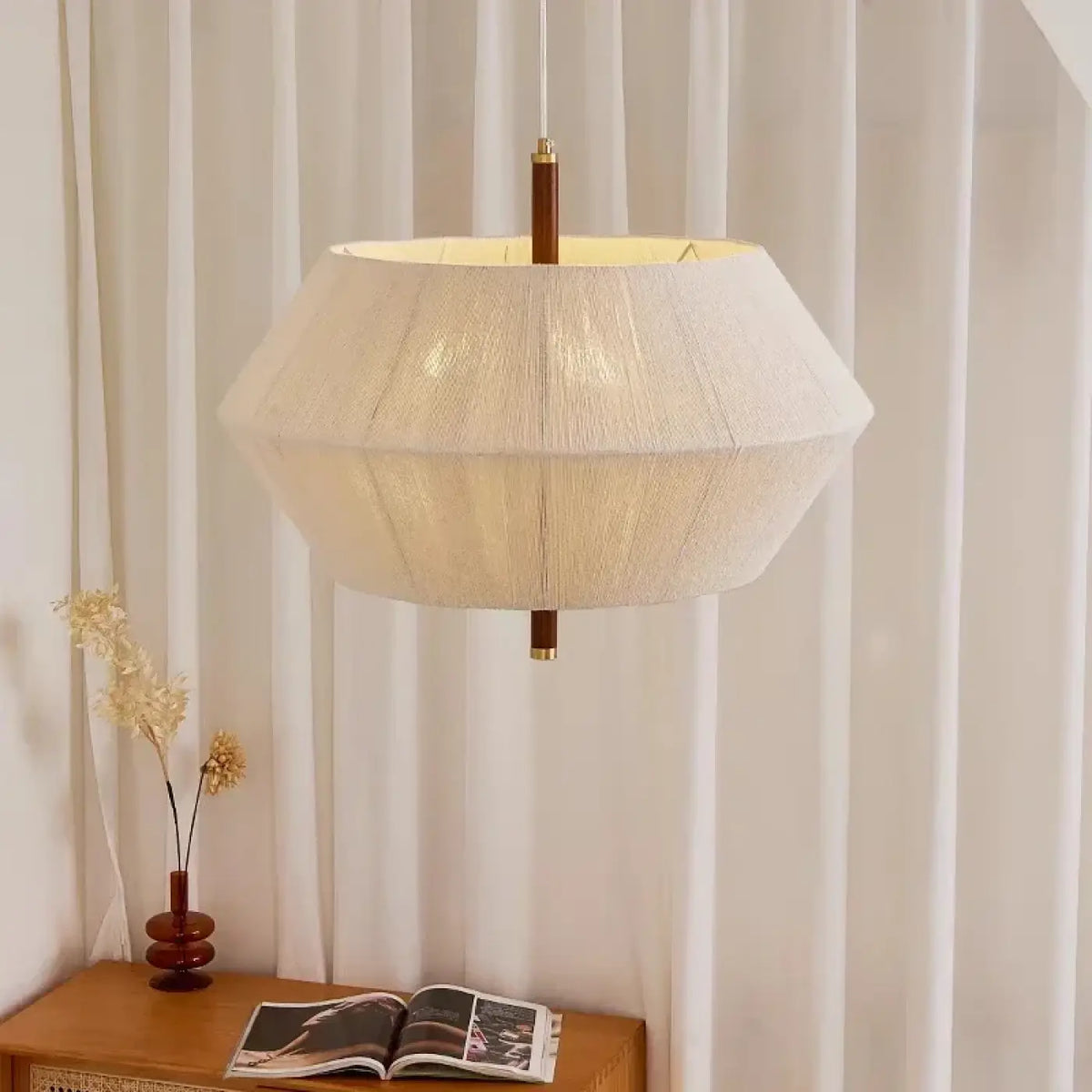Suspension en lin avec détails en bois, beige ou blanc, beige