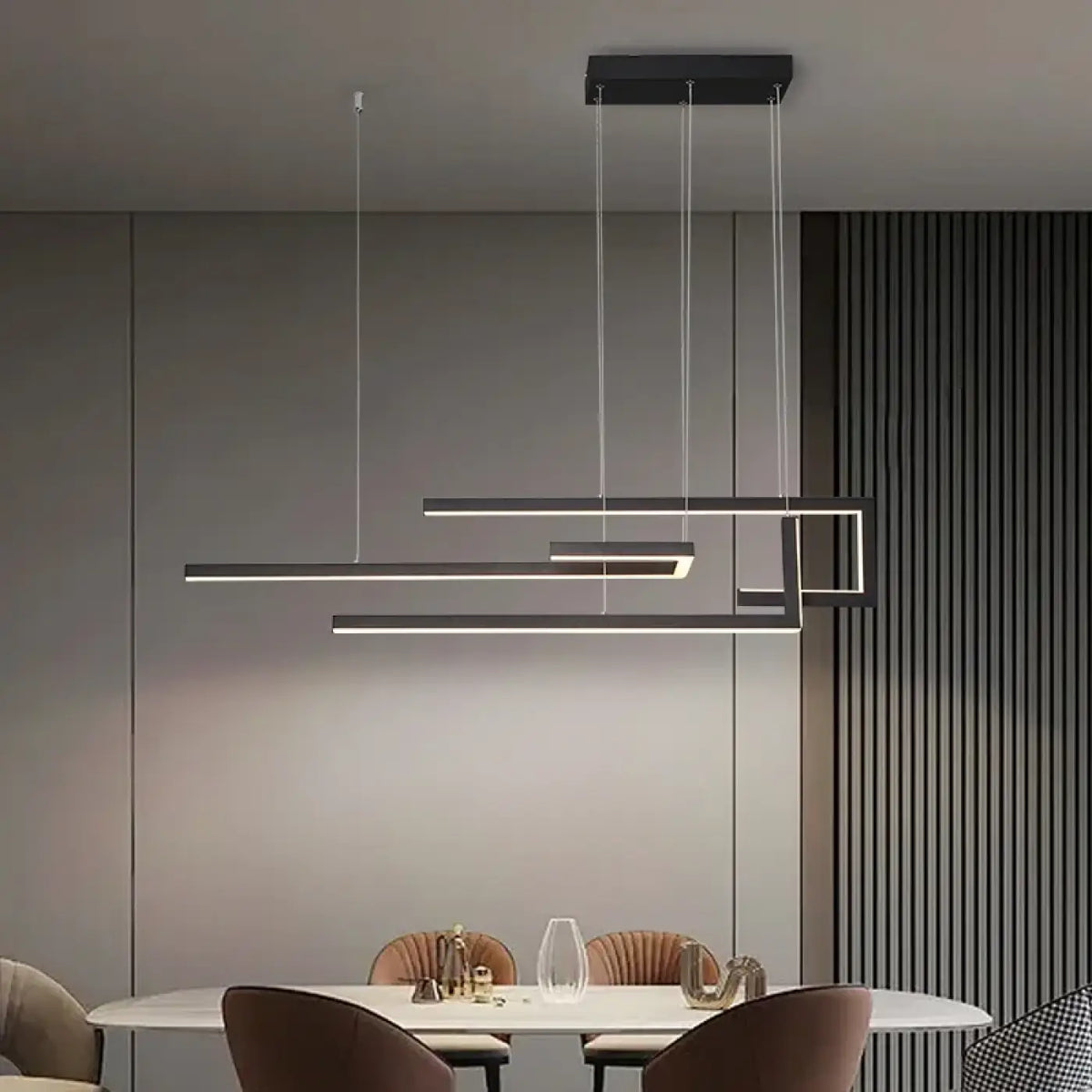 Suspension LED en métal épurée, noir ou doré, tailles S et M