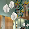 Suspension sculpturale à pétales blancs, trois tailles S, M, L