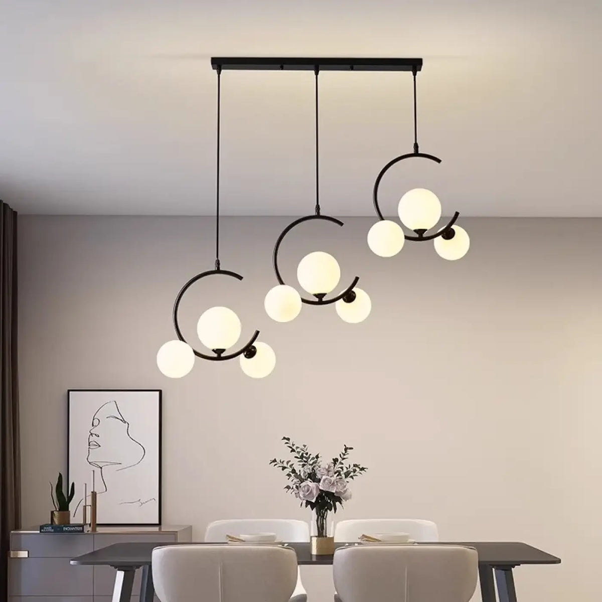 Suspension noire à anneaux et globes opalins, trois modèles