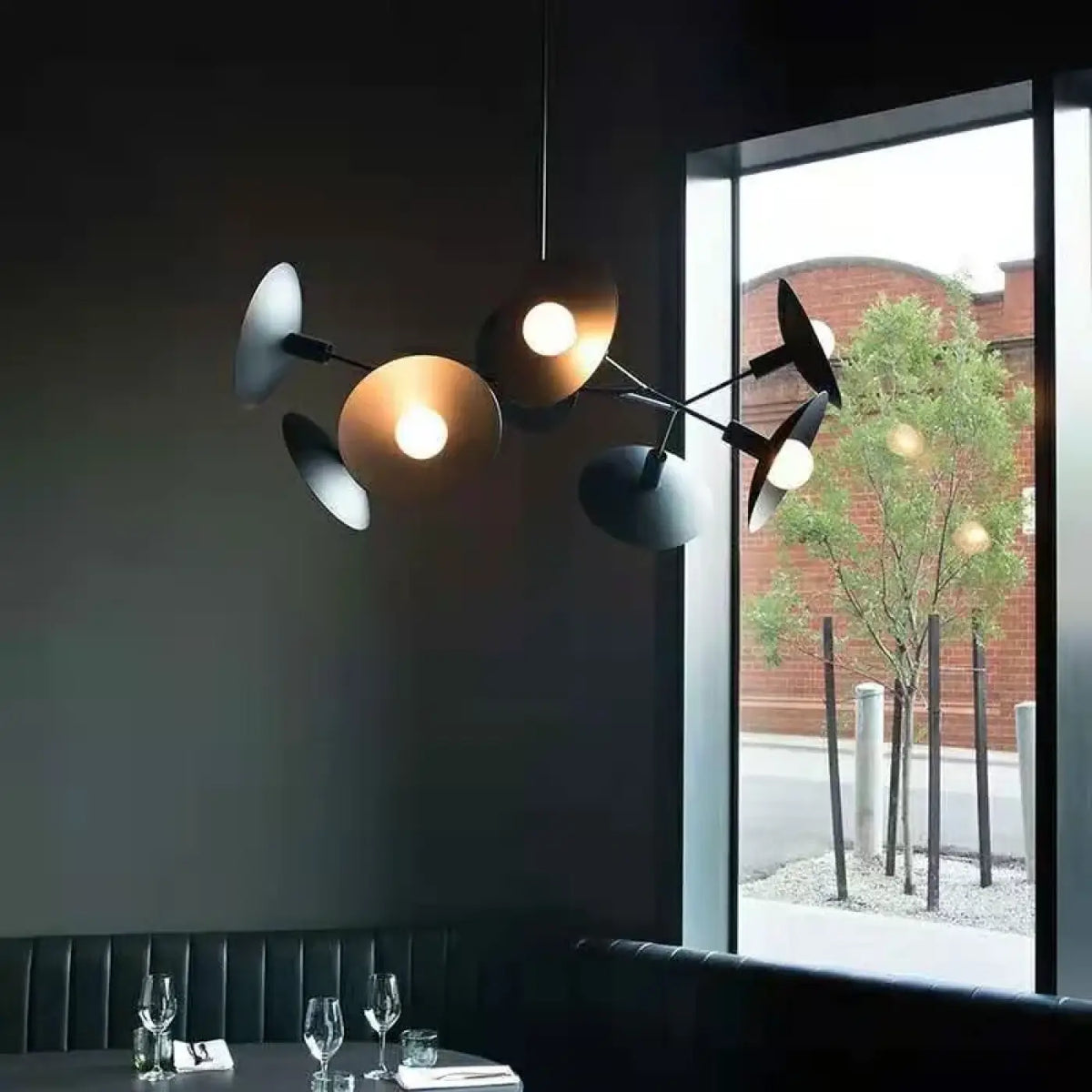 Suspension noire à bras articulés, de 4 à 10 lampes