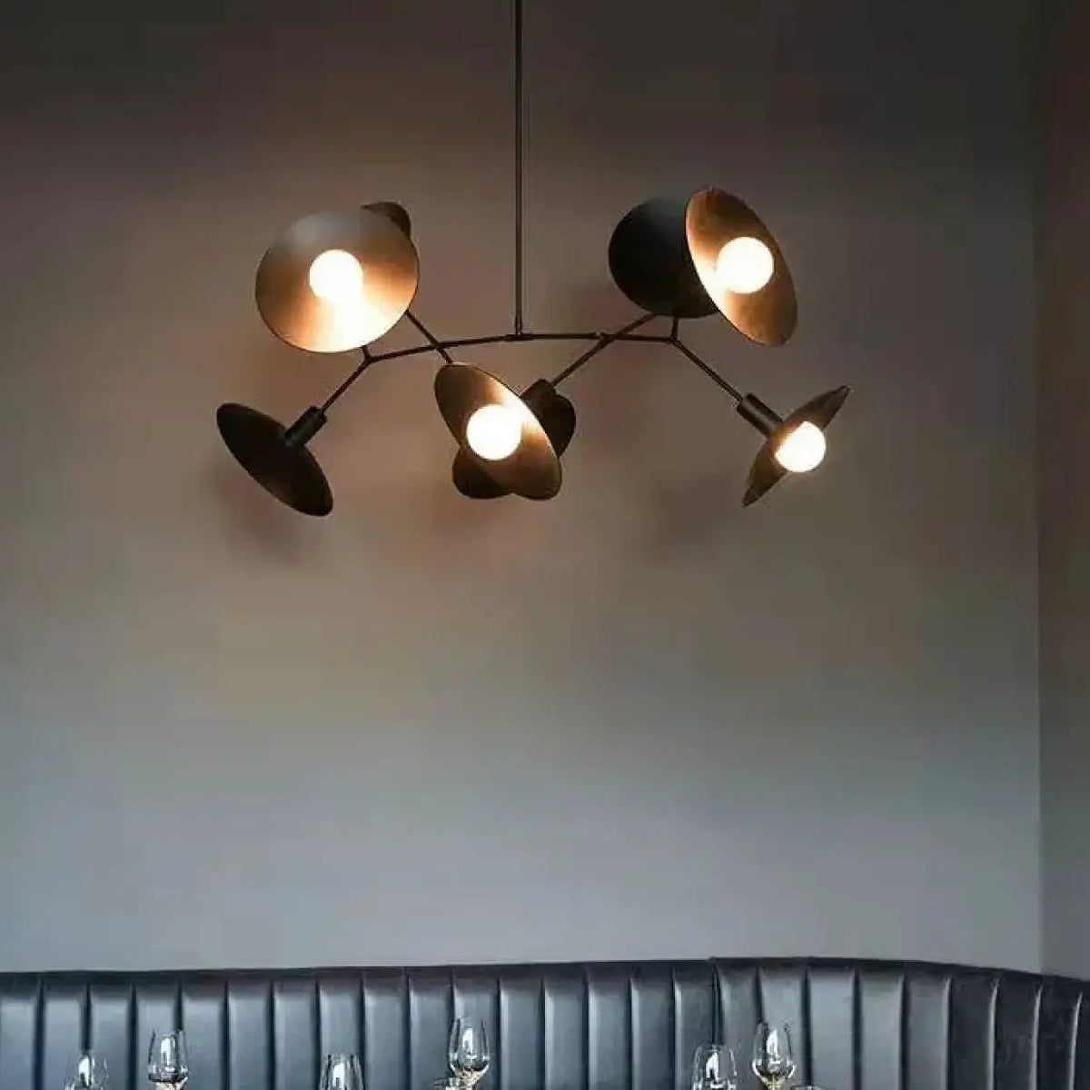 Suspension noire à bras articulés, de 4 à 10 lampes