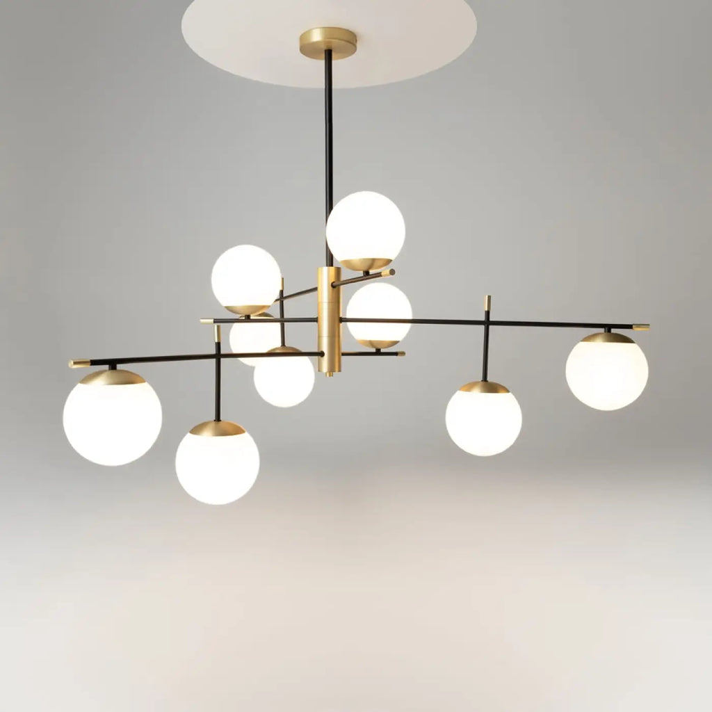 Grand lustre à neuf globes opalins, 131,5 cm, acier noir et doré