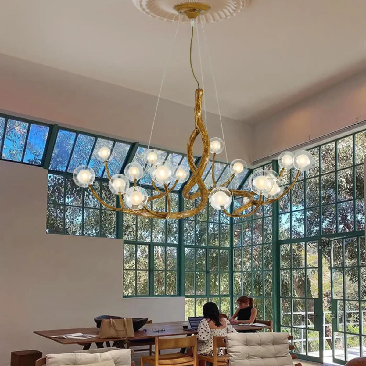 Suspension ramure dorée avec globes opales, tailles S à XL