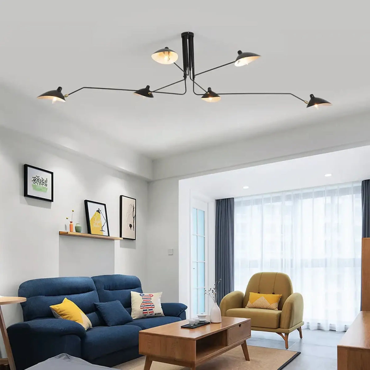 Suspension industrielle noire à trois bras orientables