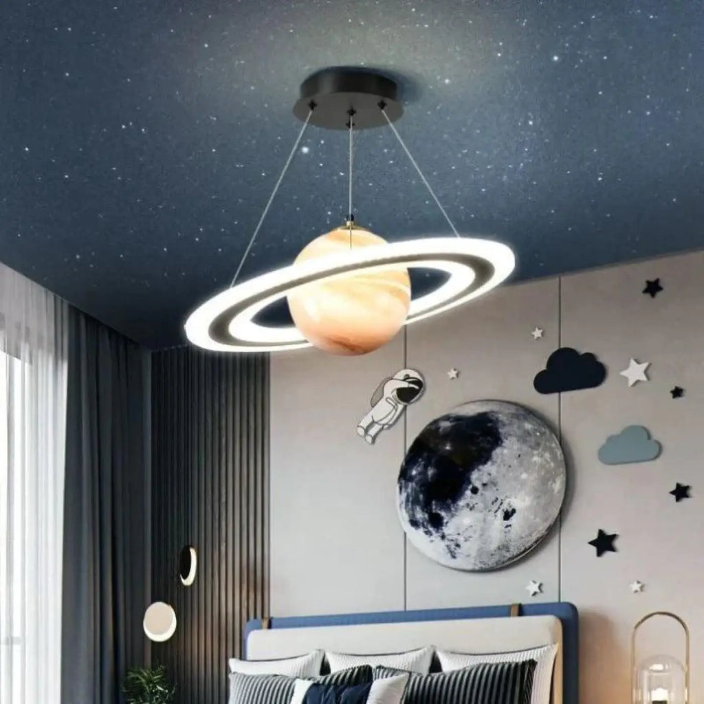 Suspension planète, coloris noir ou doré, noir