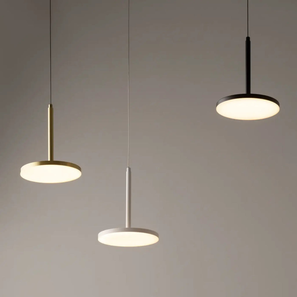 Suspension LED disque vertical en acier, trois coloris
