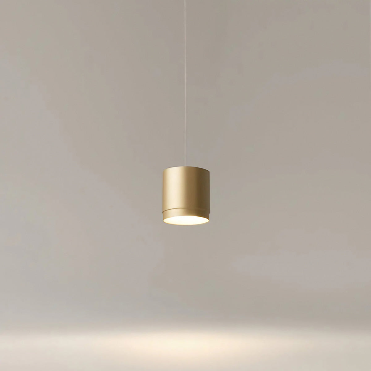 Petite suspension disque en acier, doré, noir ou blanc