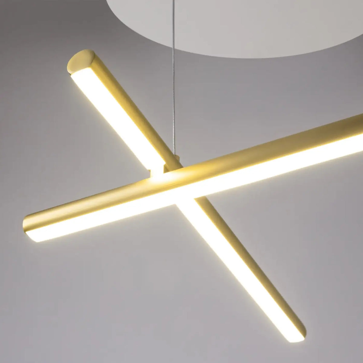 Suspension LED à branches dorées, trois longueurs au choix