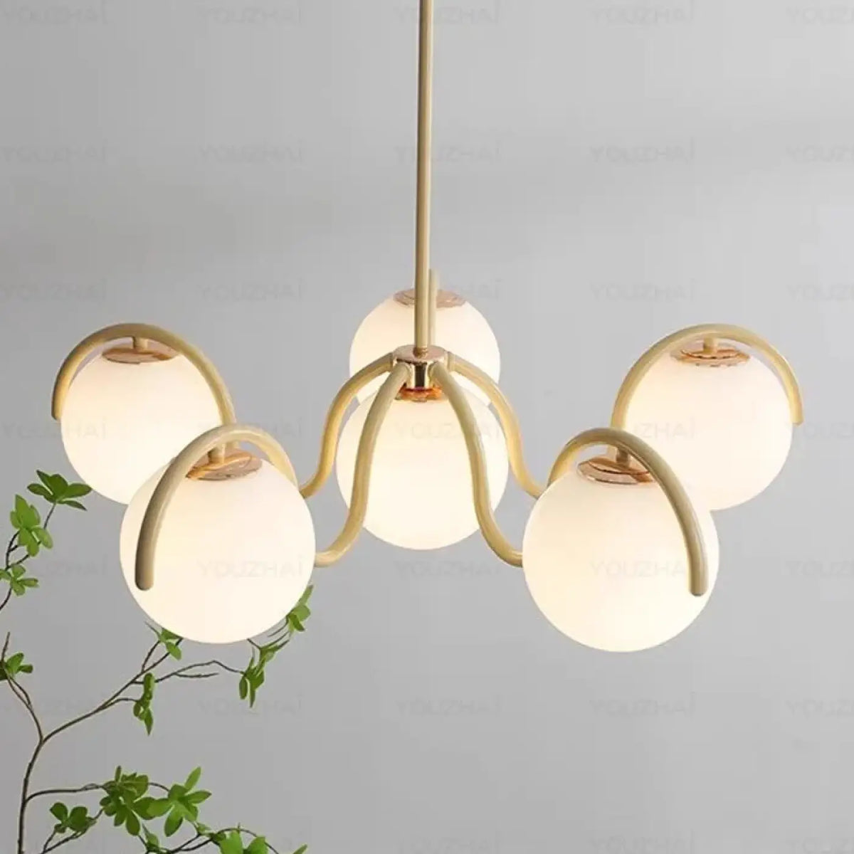 Suspension rétro six globes, bras de métal courbé, beige ou rouge, beige