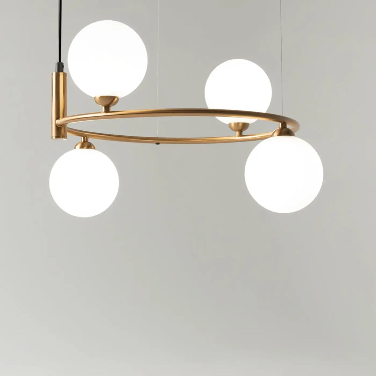 Suspension cercle à globes de verre, 4 ou 6 globes