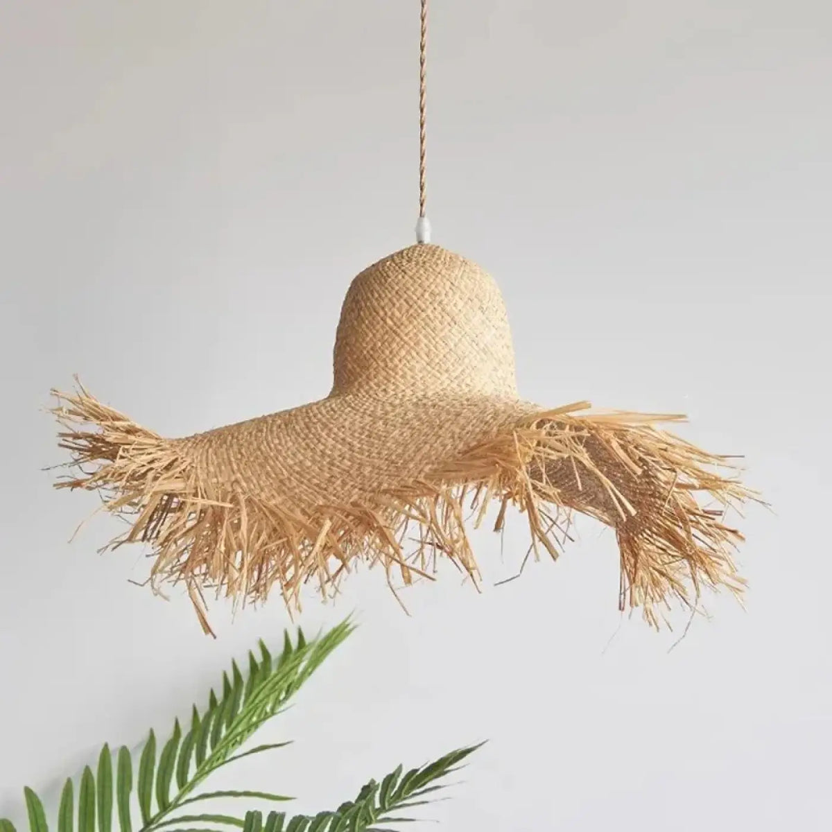 Suspension en rotin forme chapeau, style bohème