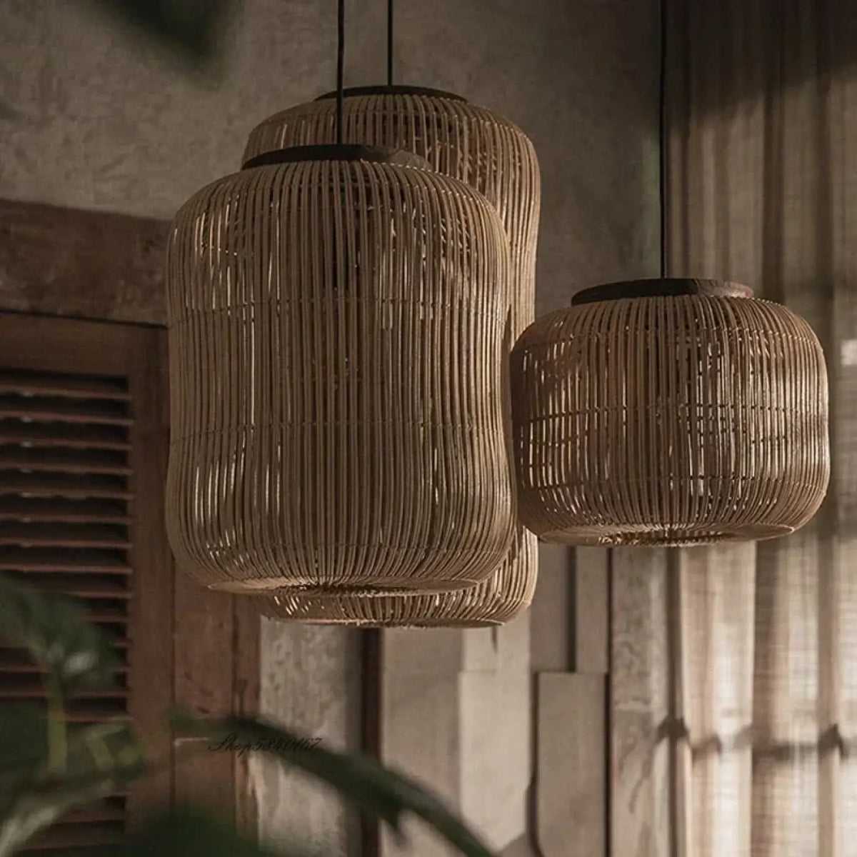 Suspension cylindrique en rotin, beige ou noir, trois tailles