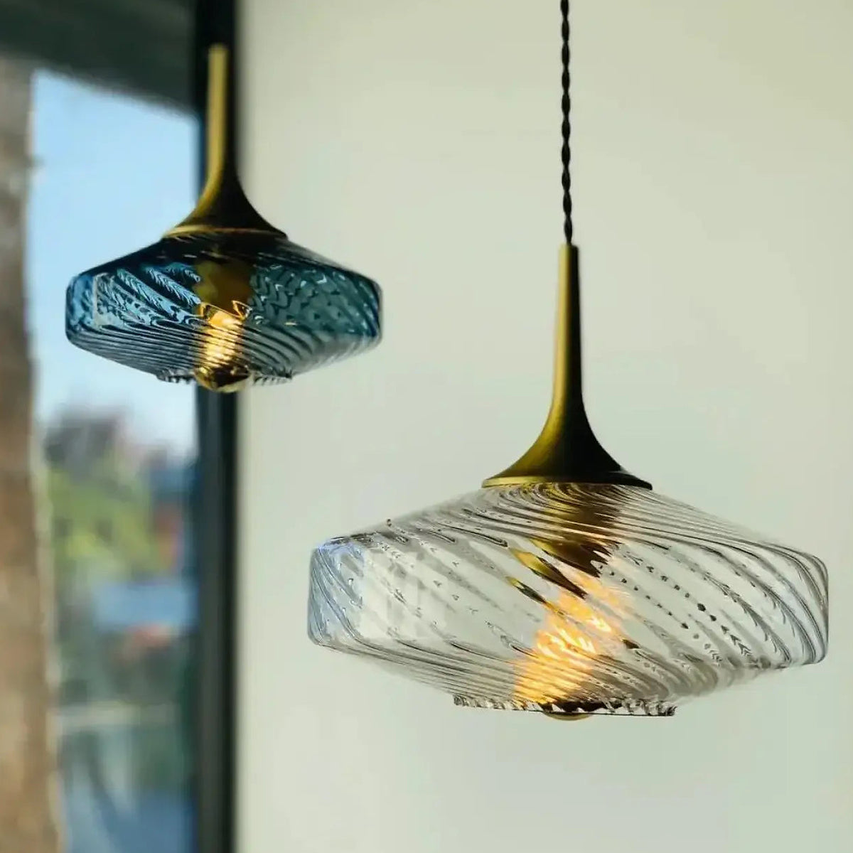 Suspension Art déco en verre soufflé à reliefs, 20 ou 28 cm