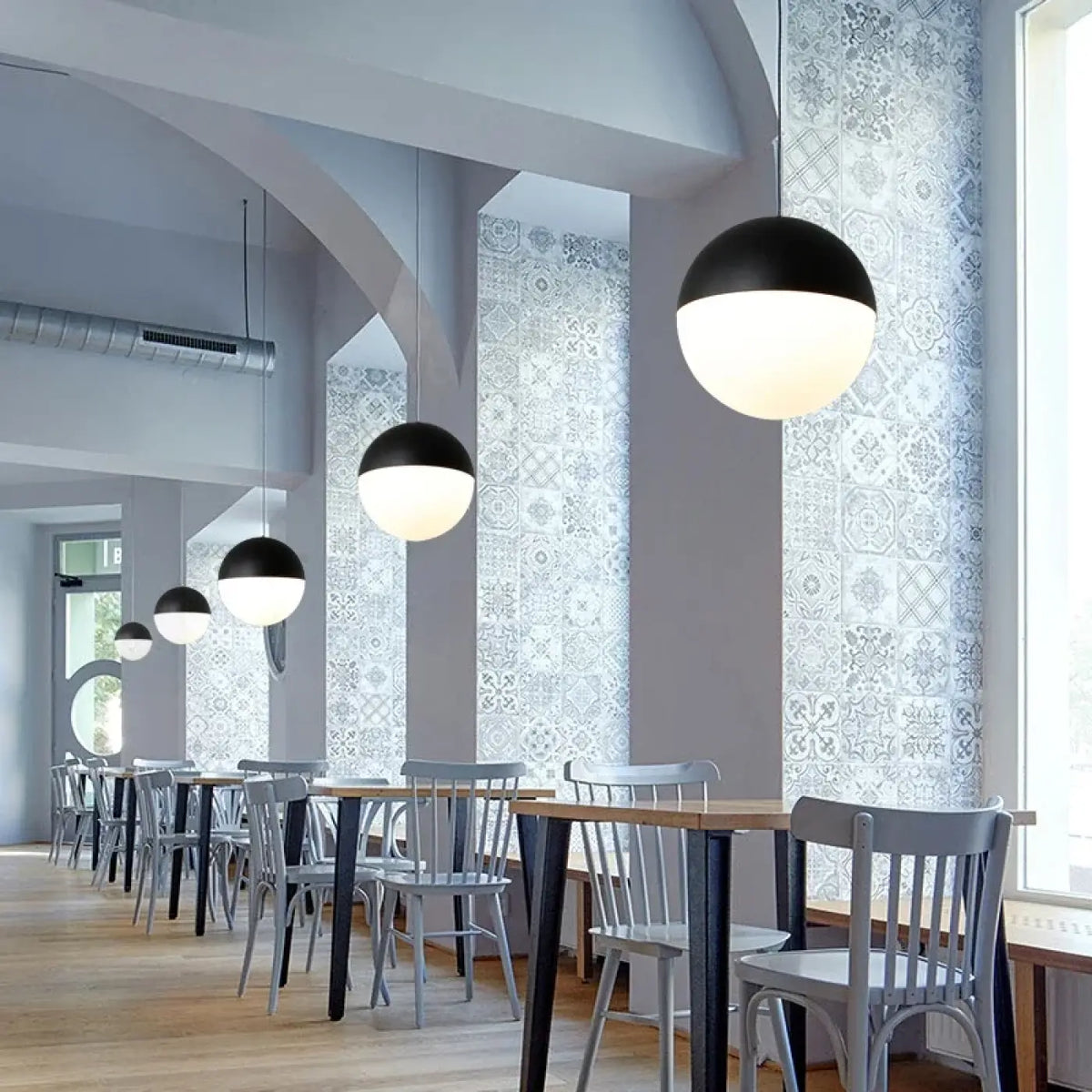 Suspension scandinave épurée, quatre tailles de S à XL