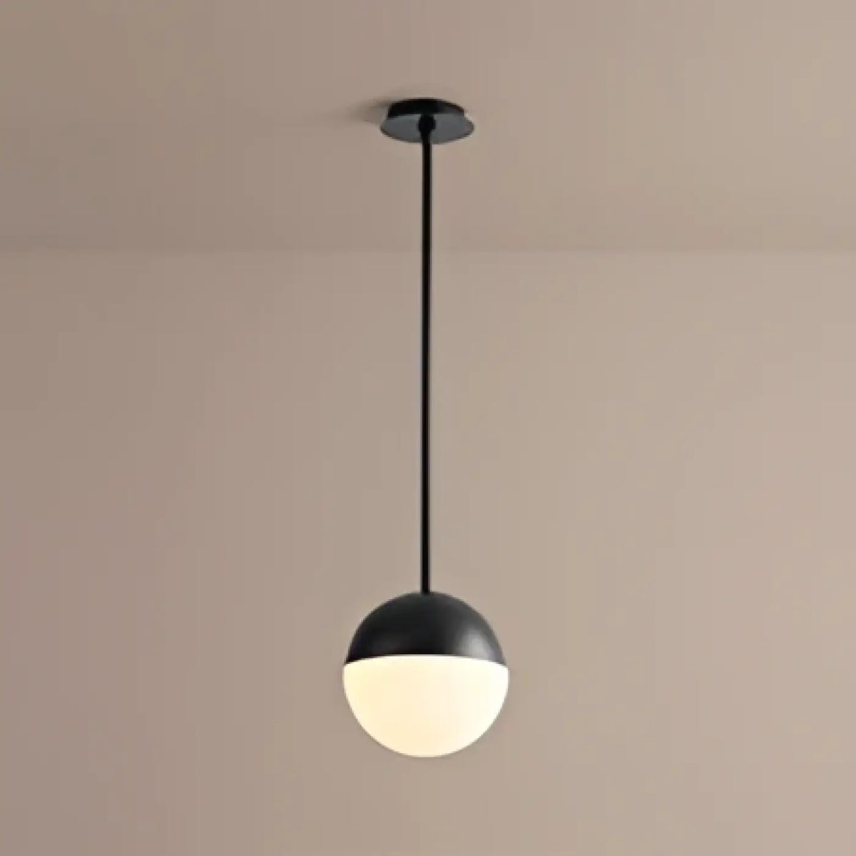 Suspension scandinave épurée, quatre tailles de S à XL