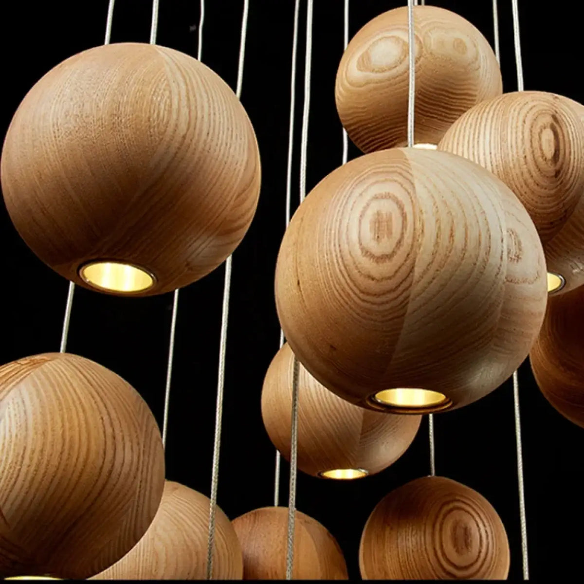 Suspension sphères en bois naturel, quatre tailles S à XL