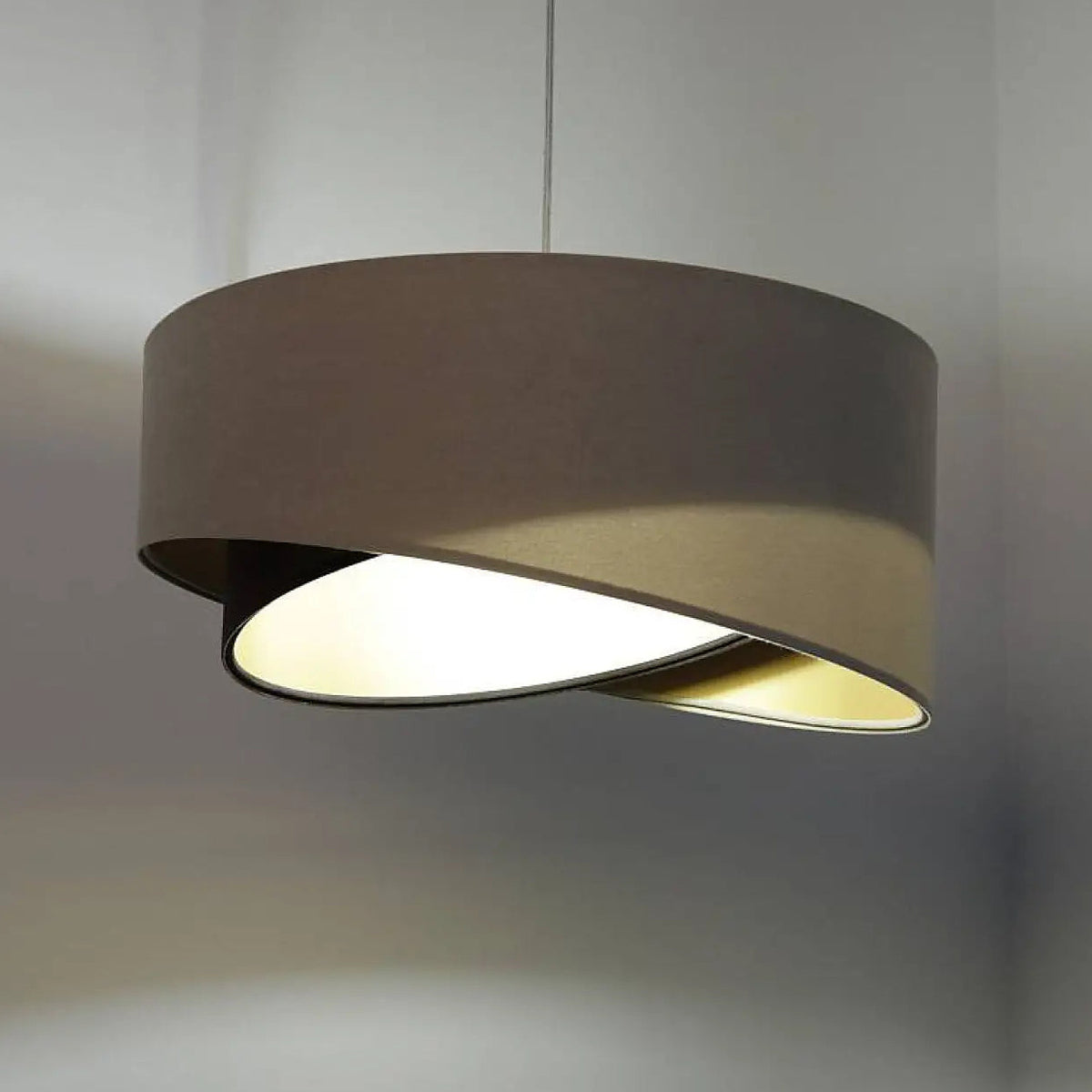 Suspension en velours asymétrique beige et marron, intérieur doré