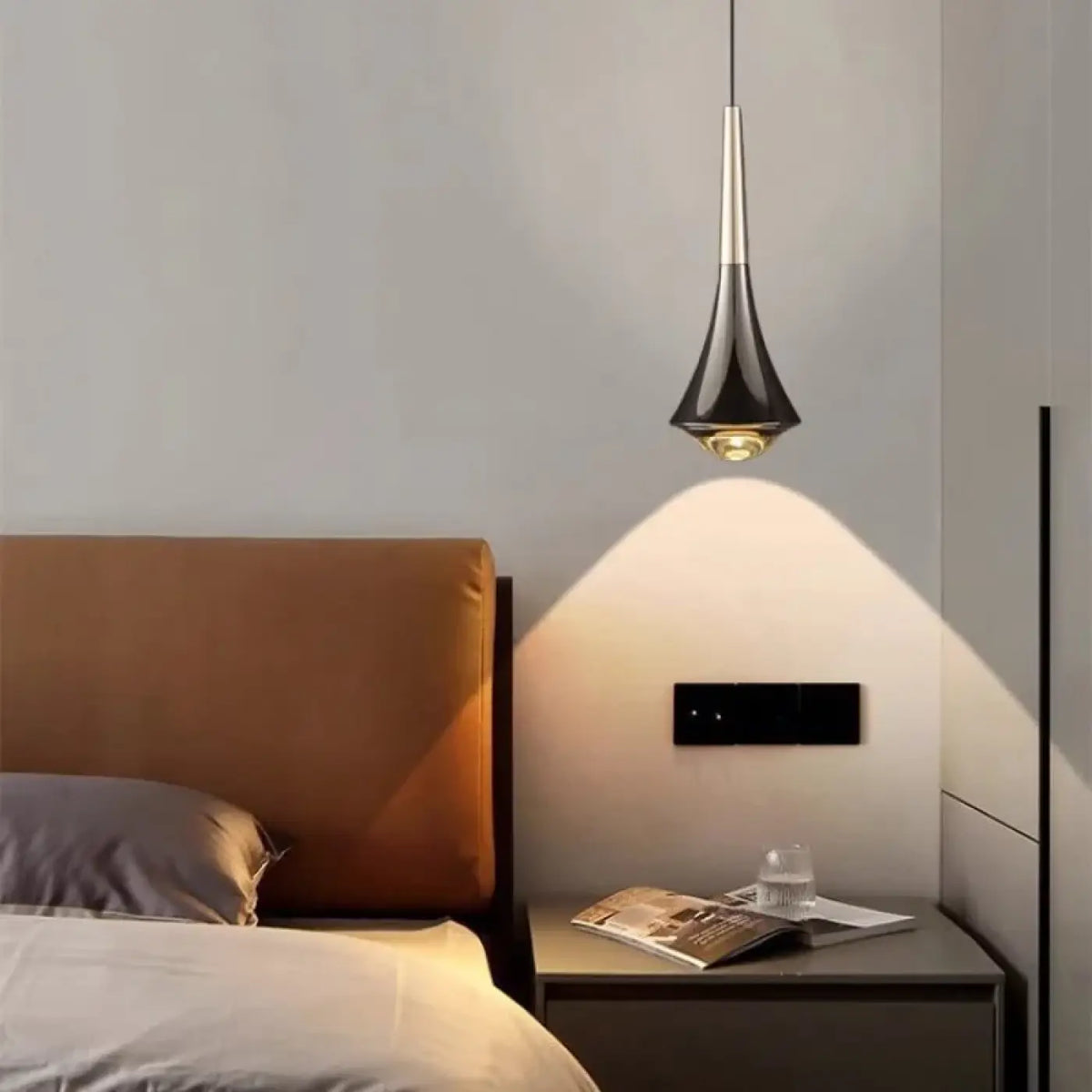 Suspension trompette en verre noir, ligne moderne