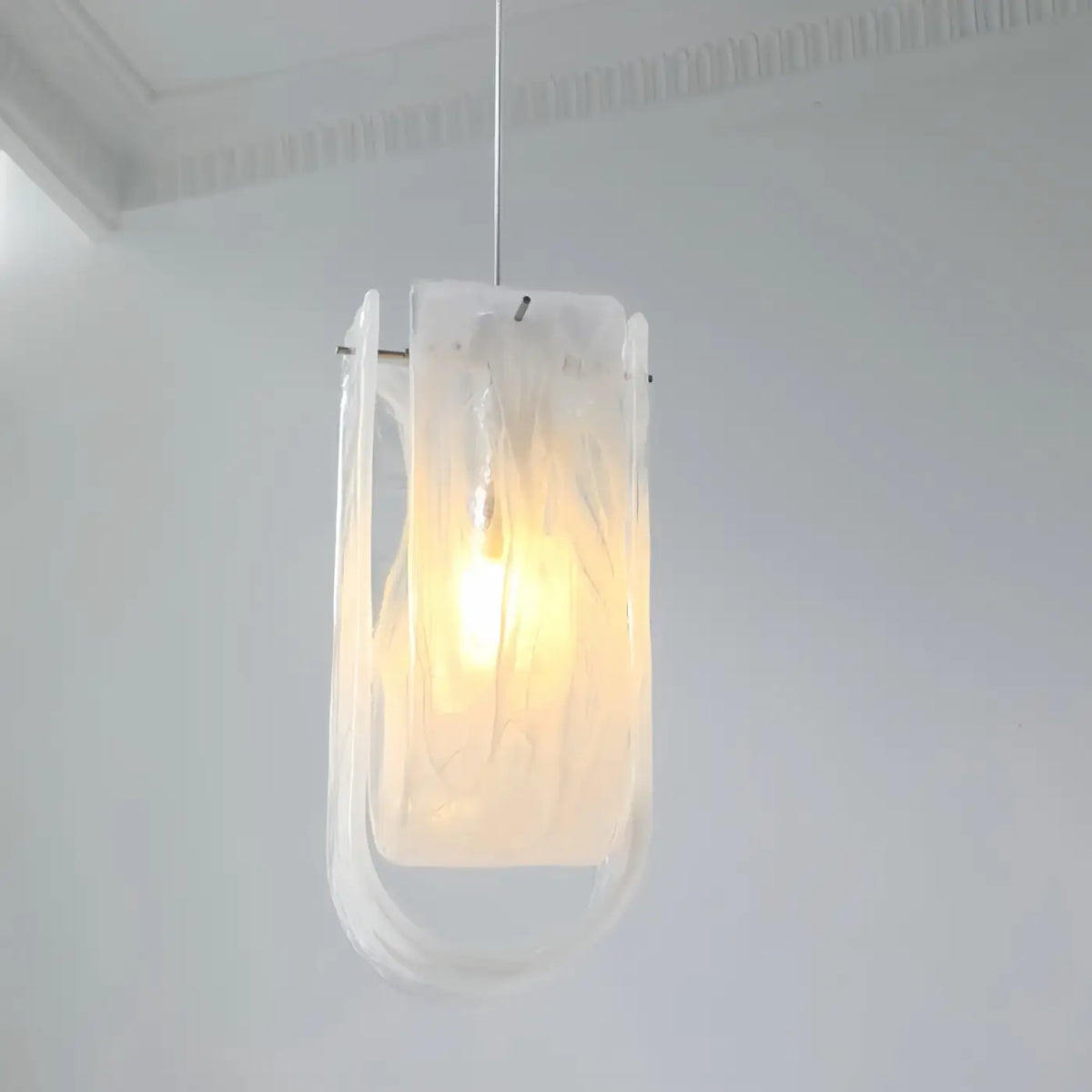 Suspension en verre soufflé aux formes organiques, deux modèles