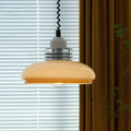 Suspension vintage en verre opalin crème, allure rétro