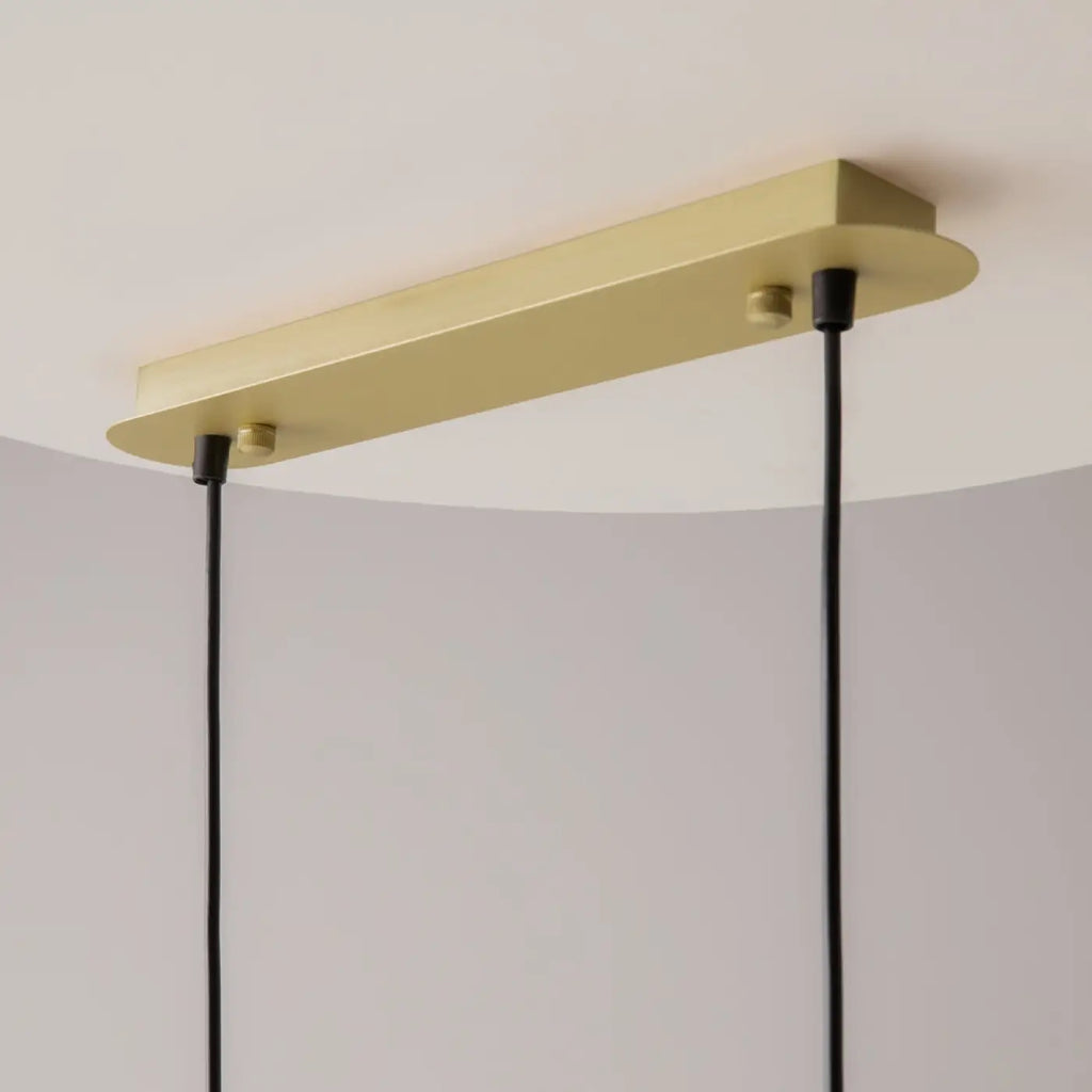 Suspension linéaire à globes de verre sur ligne dorée, 104 cm