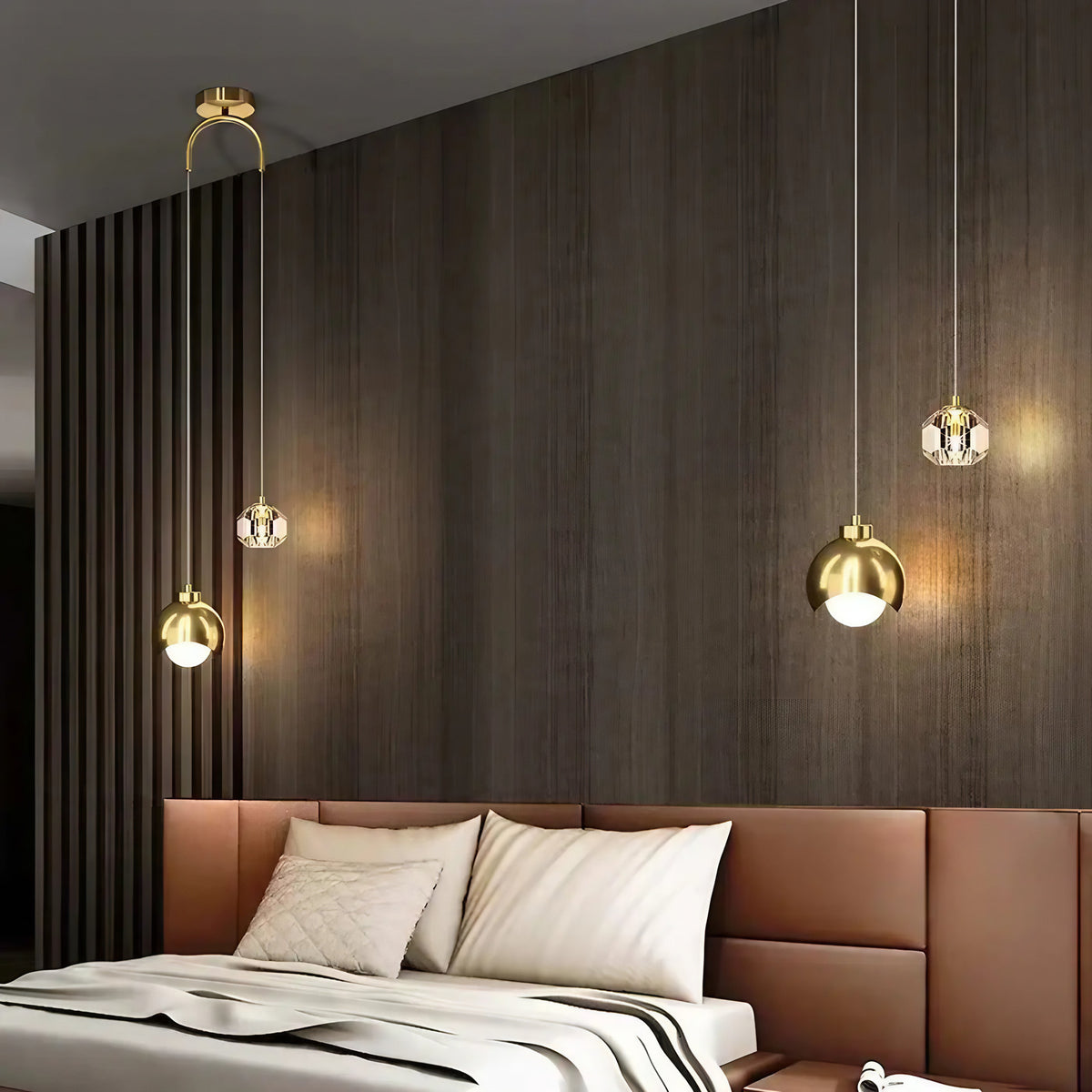 Suspension design noire ou dorée pour un intérieur moderne