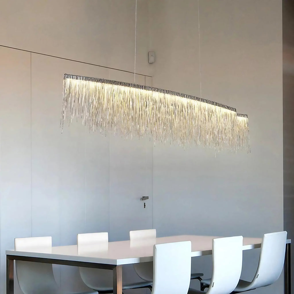 Suspension design à franges en aluminium, argentée ou rose