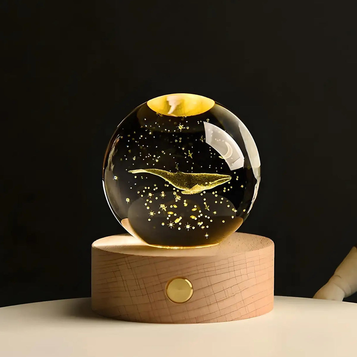 Veilleuse en cristal à baleine gravée en 3D, 8 cm, base bois