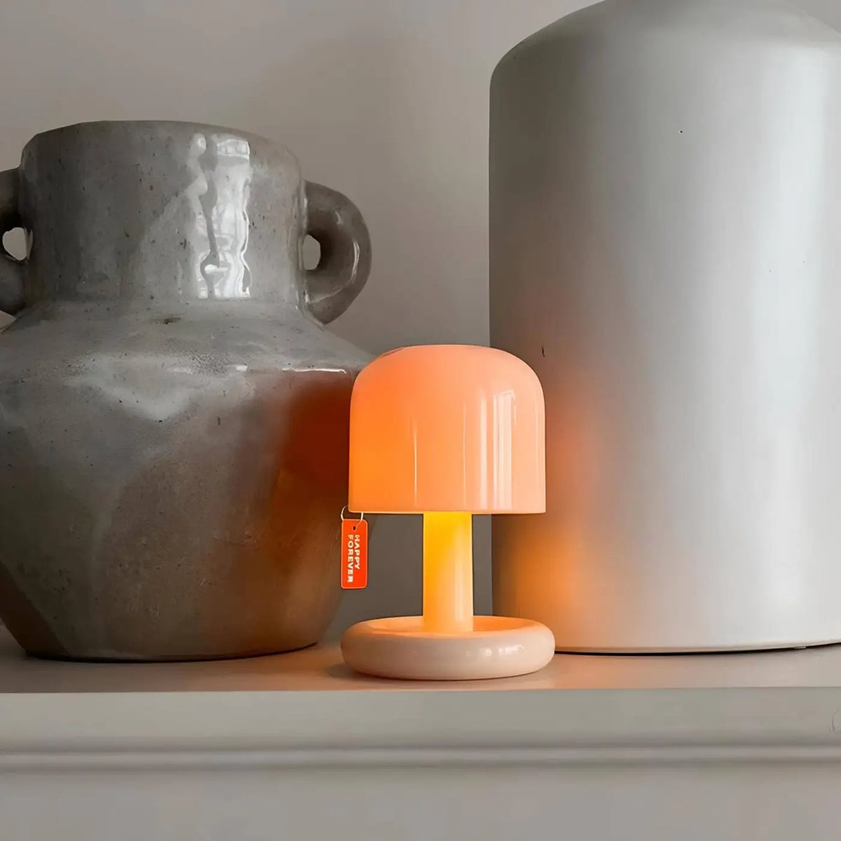 Veilleuse ludique aux formes arrondies pour chambre d'enfant