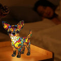 Veilleuse chien façon vitrail, motif coloré