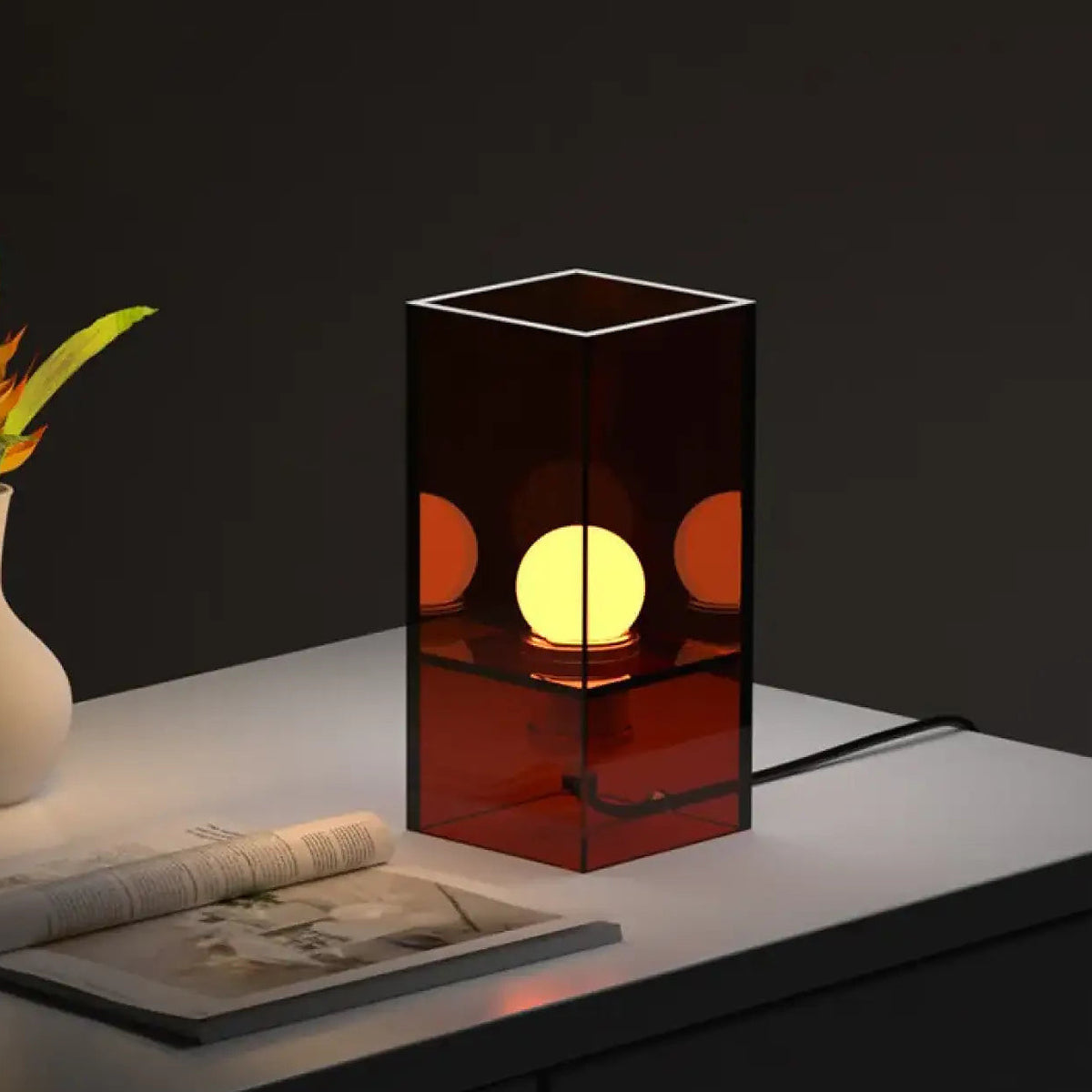 Veilleuse cube en verre teinté, bleu ou marron, marron