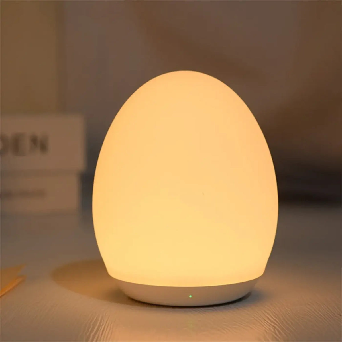 Veilleuse œuf au design épuré pour chambre d'enfant