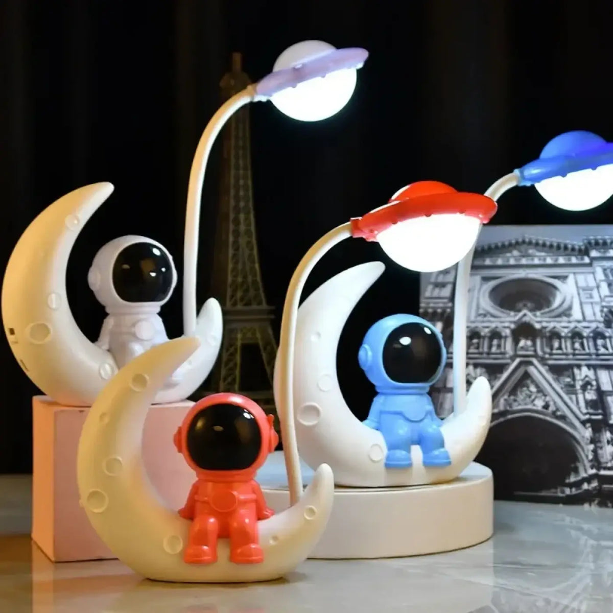 Veilleuse astronaute sur la lune, pour chambre d'enfant