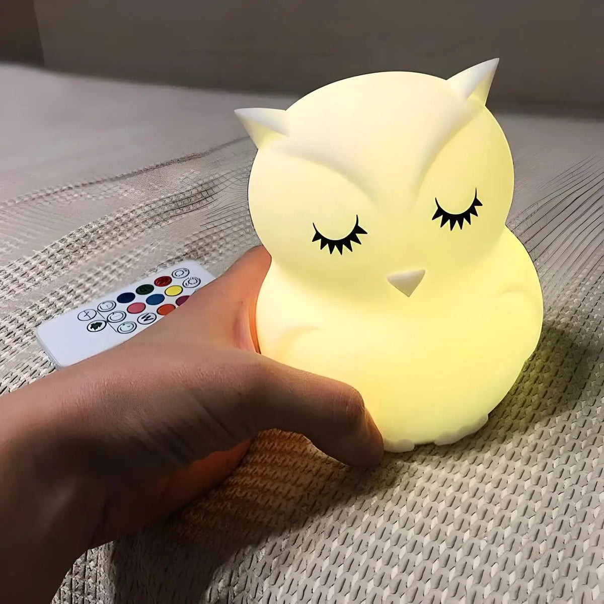 Veilleuse hibou en silicone doux, lumière de couleurs variées