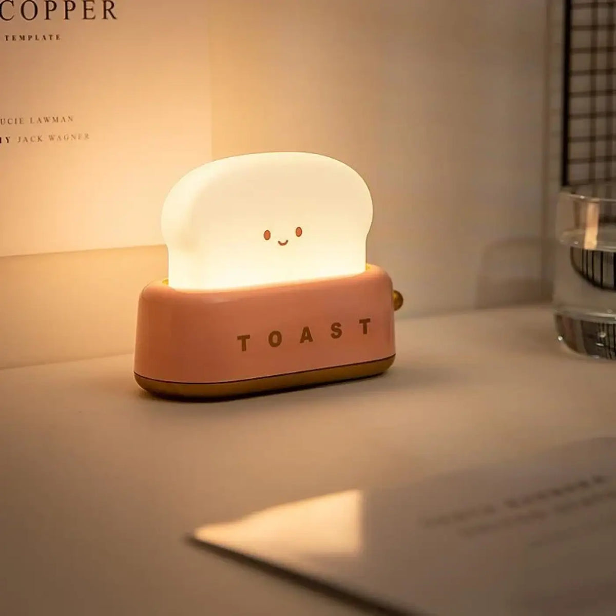 Veilleuse toast kawaii, verte ou rose, rose