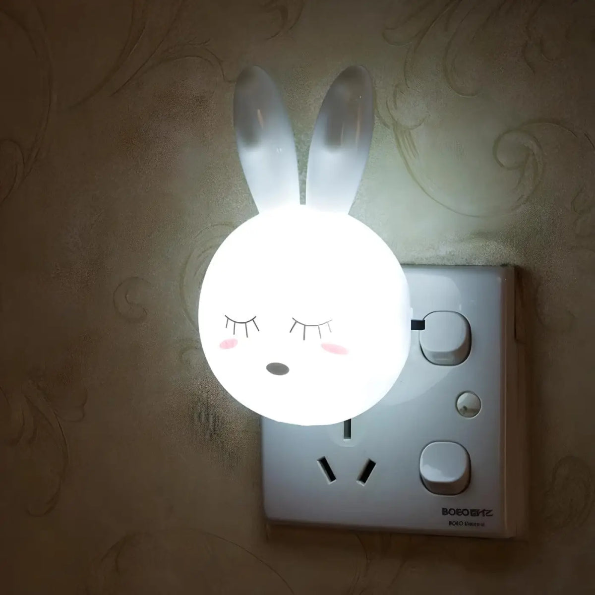 Veilleuse petit lapin, coloris blanc, bleu ou rose, blanc