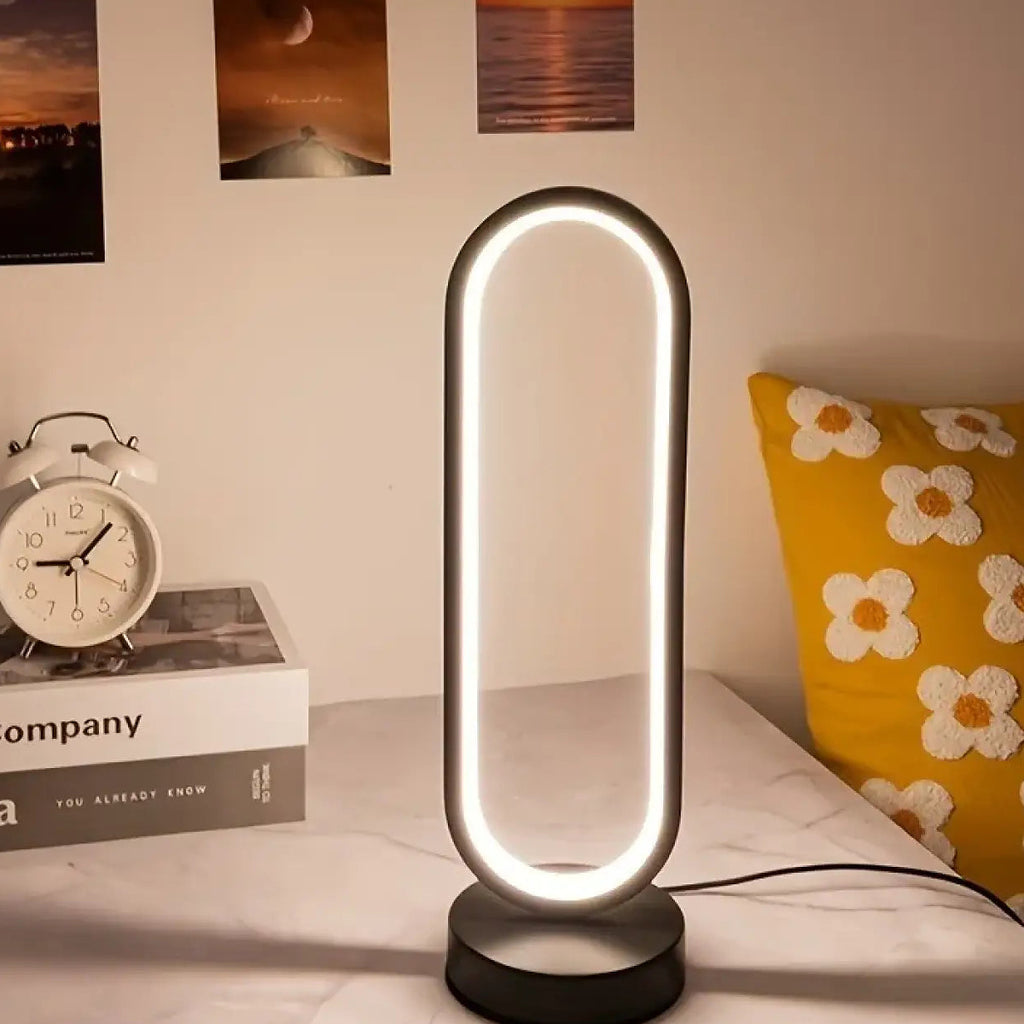 Veilleuse ovale au design moderne, format compact