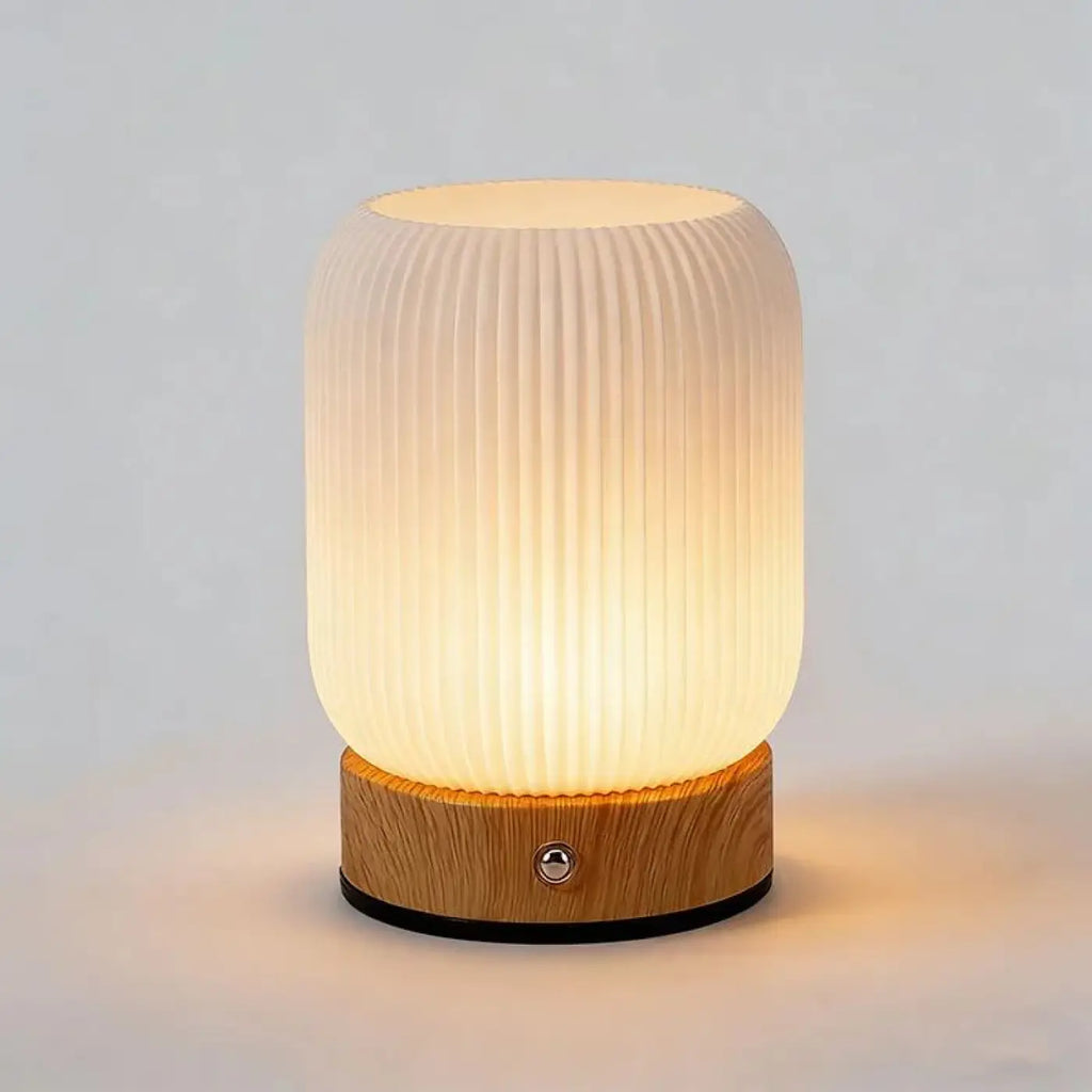 Veilleuse à lumière tamisée, base aspect bois naturel