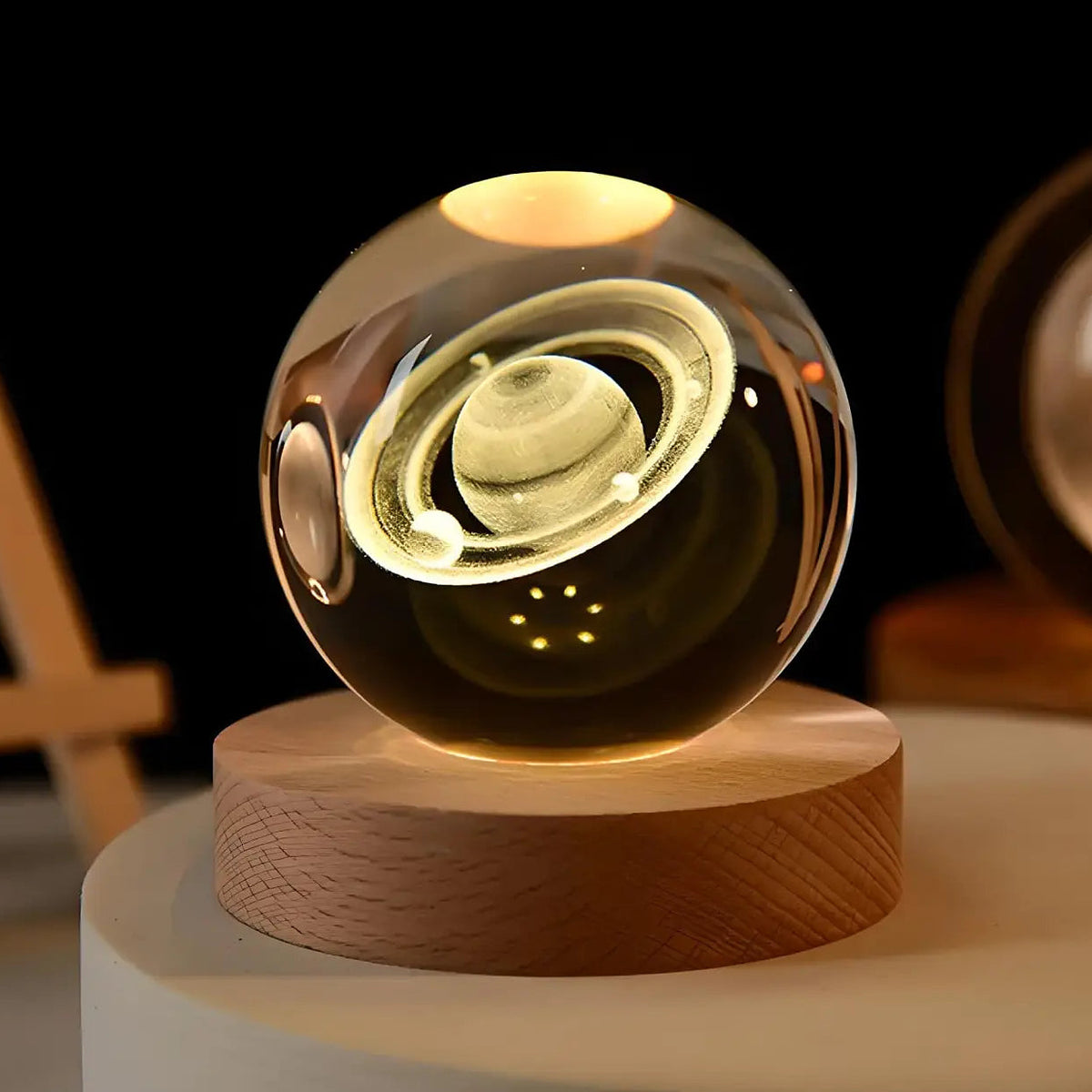 Veilleuse boule de cristal Saturne gravée, 8 cm